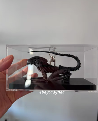 Hajime Sorayama H.R.Giger Alien Keychain Limited Figure