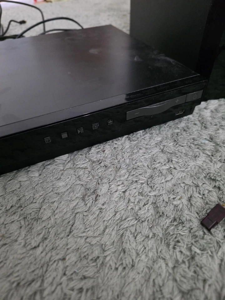 Samsung 5.1 Blu-ray Heimkino System Bluray DVD Samsung Blu-ray HT-F4500 - Bild 4 von 4