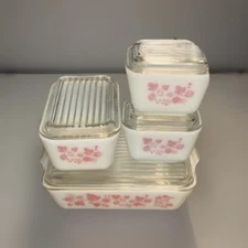 SET OF 4 PYREX PINK GOOSEBERRY REFRIGERATOR DISHES w/Lids. EXCELLENT CONDITION