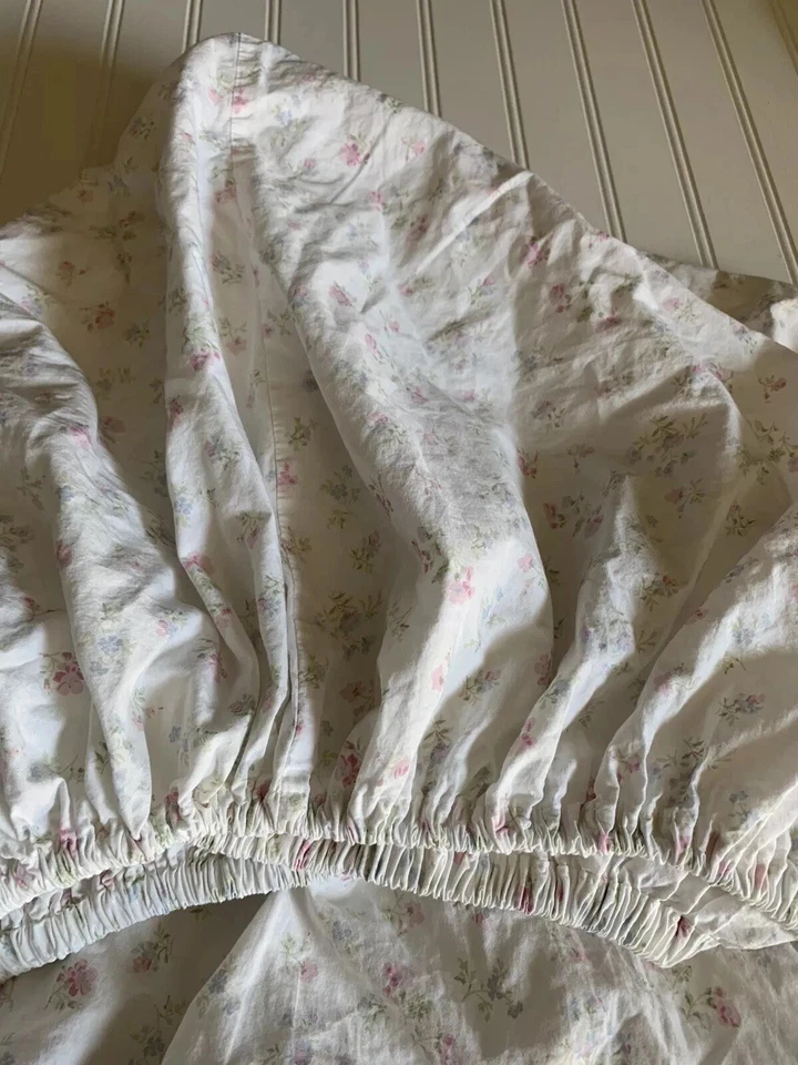 Simply Shabby Chic Candy Floral Flat Fitted Sheets Rachel Ashwell 2 Pieces Twin - Image 3 of 4