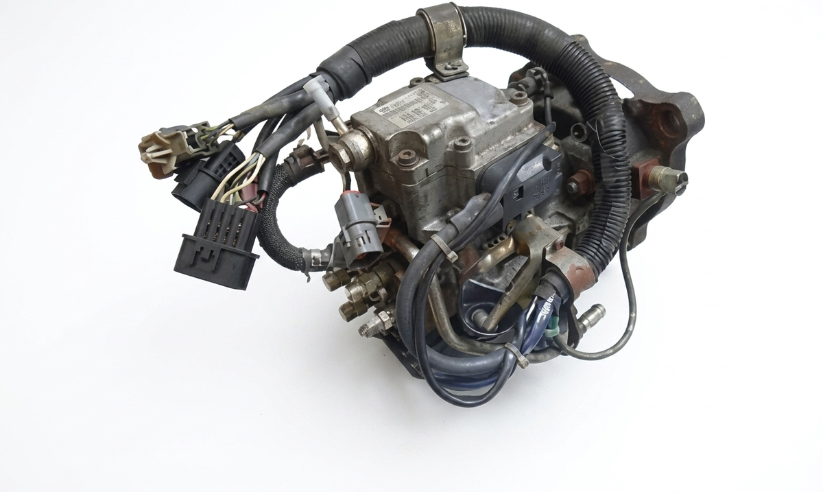 GENUINE MITSUBISHI FUSO 6M61 FUEL INJECTION DIESEL PUMP ME131982