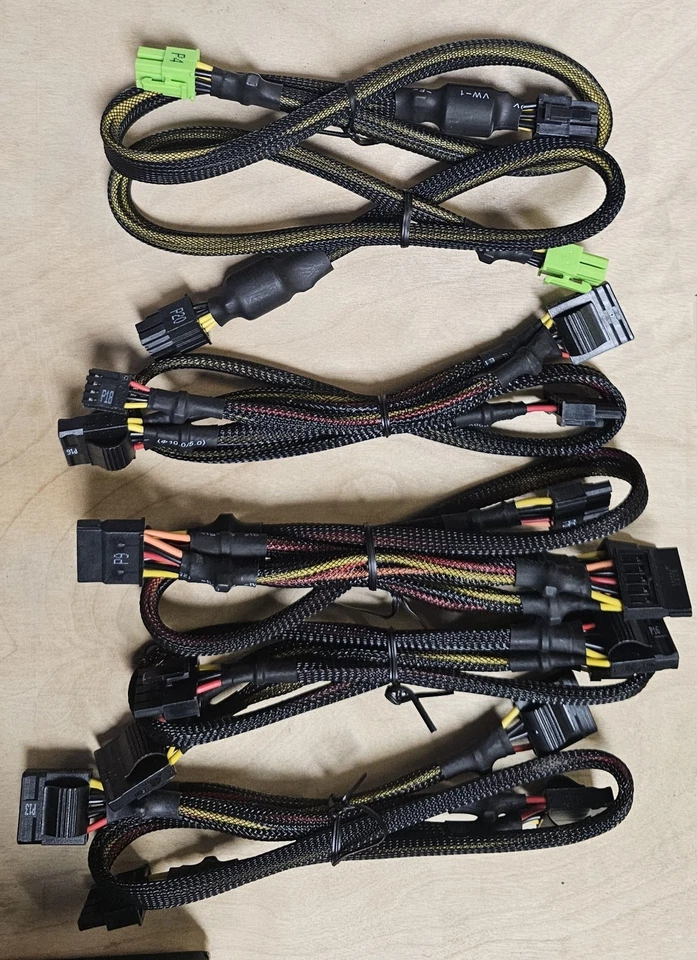 Corsair HX520W – Alimentatore Modulare 520W con scatola e cavi originali. - Immagine 2 di 3