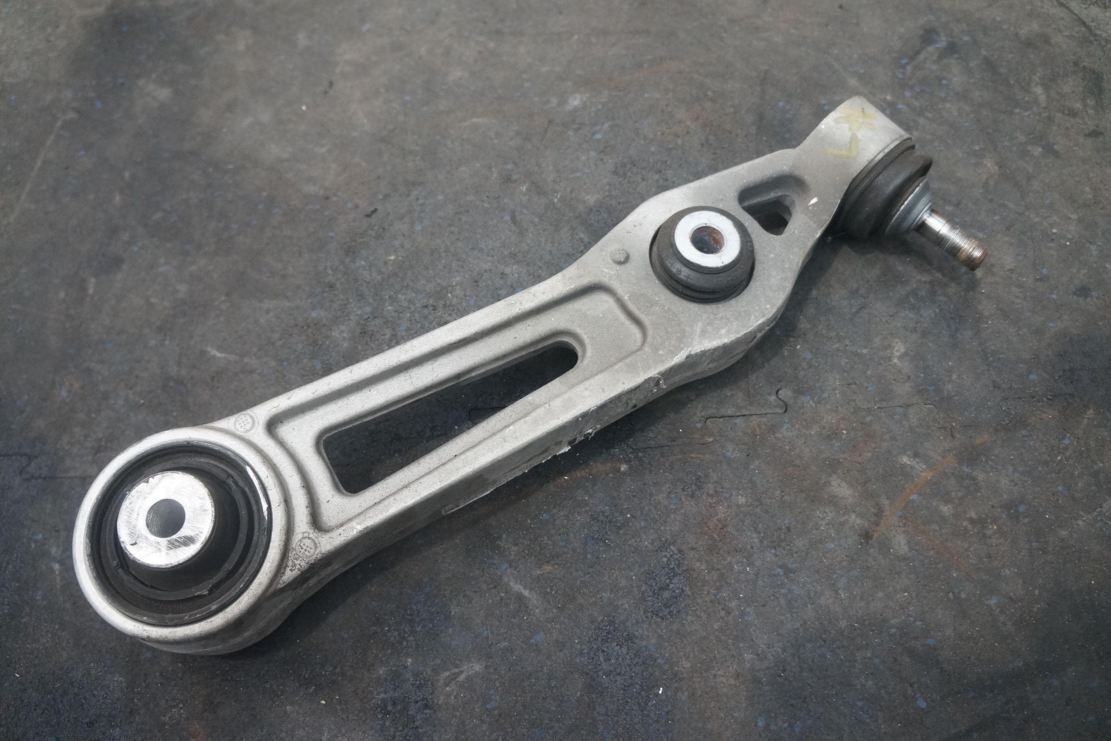 2-Piece Front Lower Rearward Control Arm Set For Tesla Model S 2012-2018