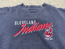 vintage 90s Clevelsnd Indians script wahoo sweatshirt - sz L textured guardians 