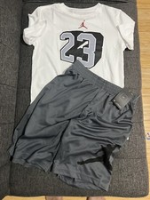 NEW NIKE Air Jordan Gray SHORTS  NIKE Air Jordan White T SHIRT Boys Size L