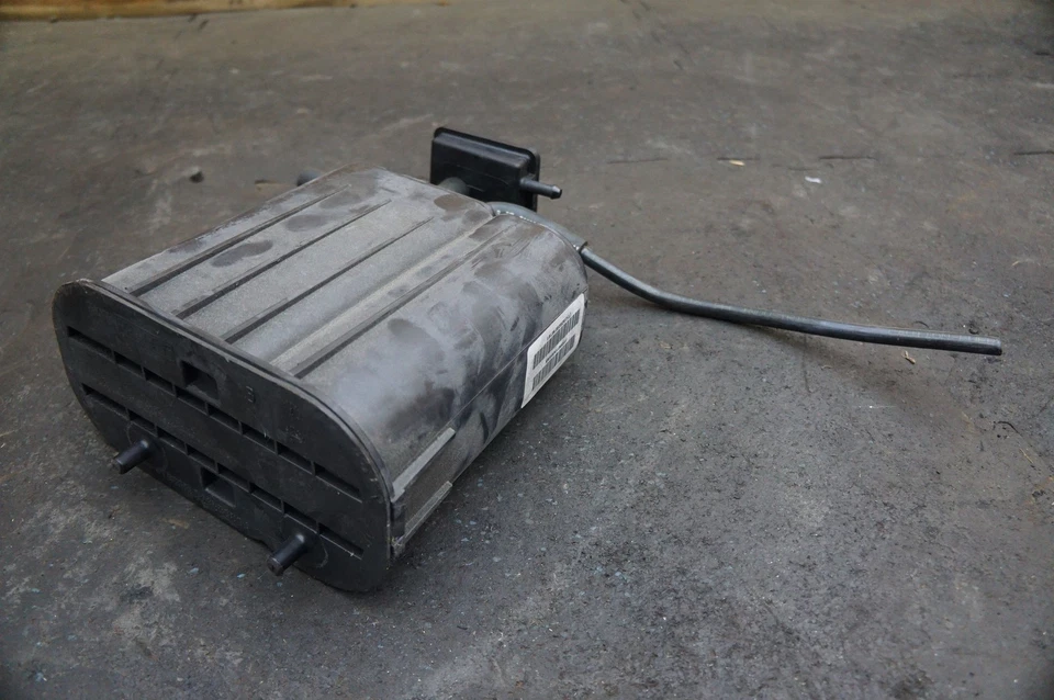 Emisiones de vapor de combustible bote de carbón 53013096AB fabricante original Dodge Viper Srt10 2003-17 Foto 3 de 4