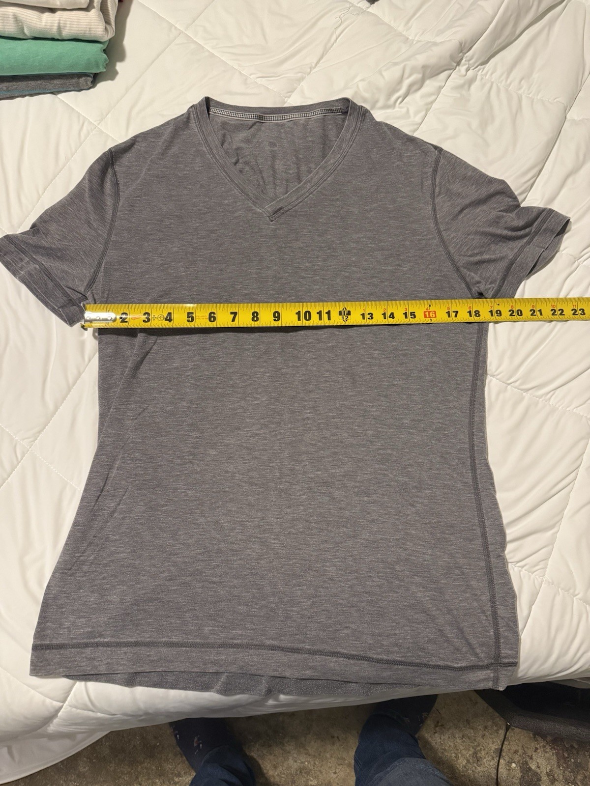 Lululemon Men's Basic V-Neck, Grey. M - image 1