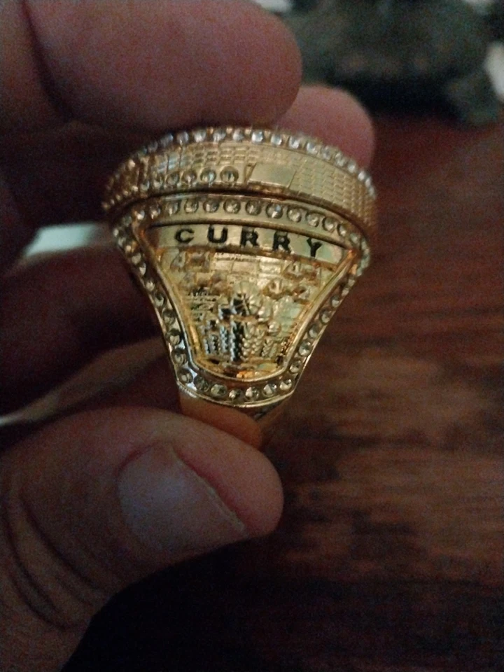 Anillo Campeonato Golden State Warriors Stephen Curry Finales NBA 2022 Foto 4 de 4