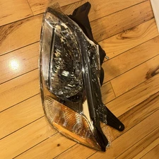 Eagle Eyes SR033-B001L Driver Side Replacement Headlight For 2003-06 Subaru Baja