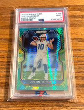2020 Panini Prizm Justin Herbert #325 Hyper Prizm /175 PSA 9 Mint Rookie Card. rookie card picture