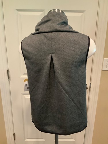 Nike Gray Therma-Fit High Neck Sleeveless Pullover Vest, Size Small - Picture 4 of 5