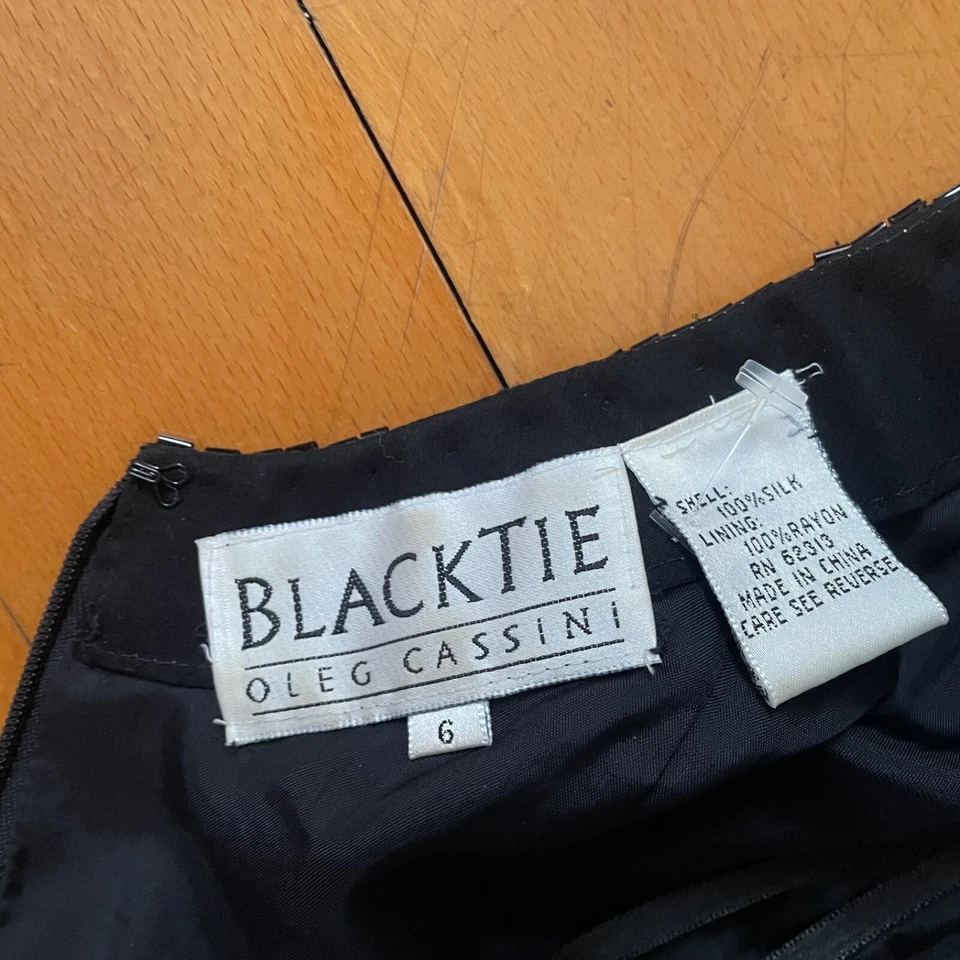 Mini Vestido Oleg Cassini Corbata Negra Años 90 | 100% Seda / Cuentas | Talla 6 | Formal Foto 3 de 4