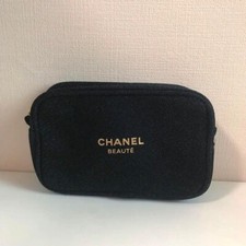 CHANEL BEAUTE Pouch Black 13 20 5cm No Box Christmas limited Novelty Auth