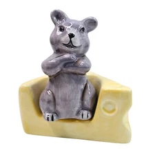 Vtg Salt & Pepper Shakers Home Collectibles Mouse & Swiss Cheese Home Essentials
