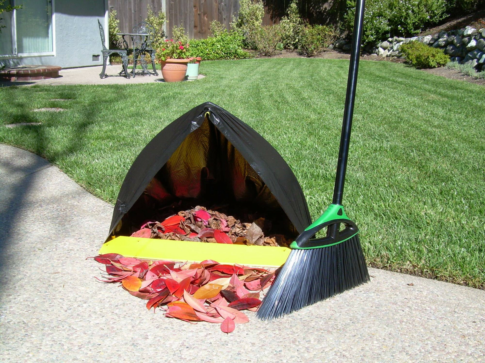 BagJaw, Holds Trash Bags Open, Trash Bag Holder, Large Dustpan for Leaf