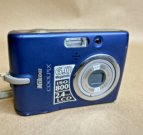 BLUE NIKON COOLPIX 6.0 MP FOR PARTS/REPAIR - Picture 10 of 10