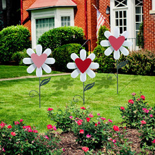 Valentine's Day Heart-Shaped Metal Flower Yard Stakes - 3 Pcs Garden Decor