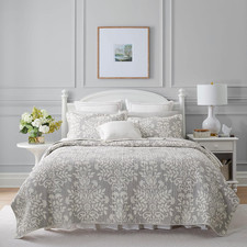 Laura Ashley - King Quilt Set, Reversible Cotton Bedding with Matching Shams, Ho