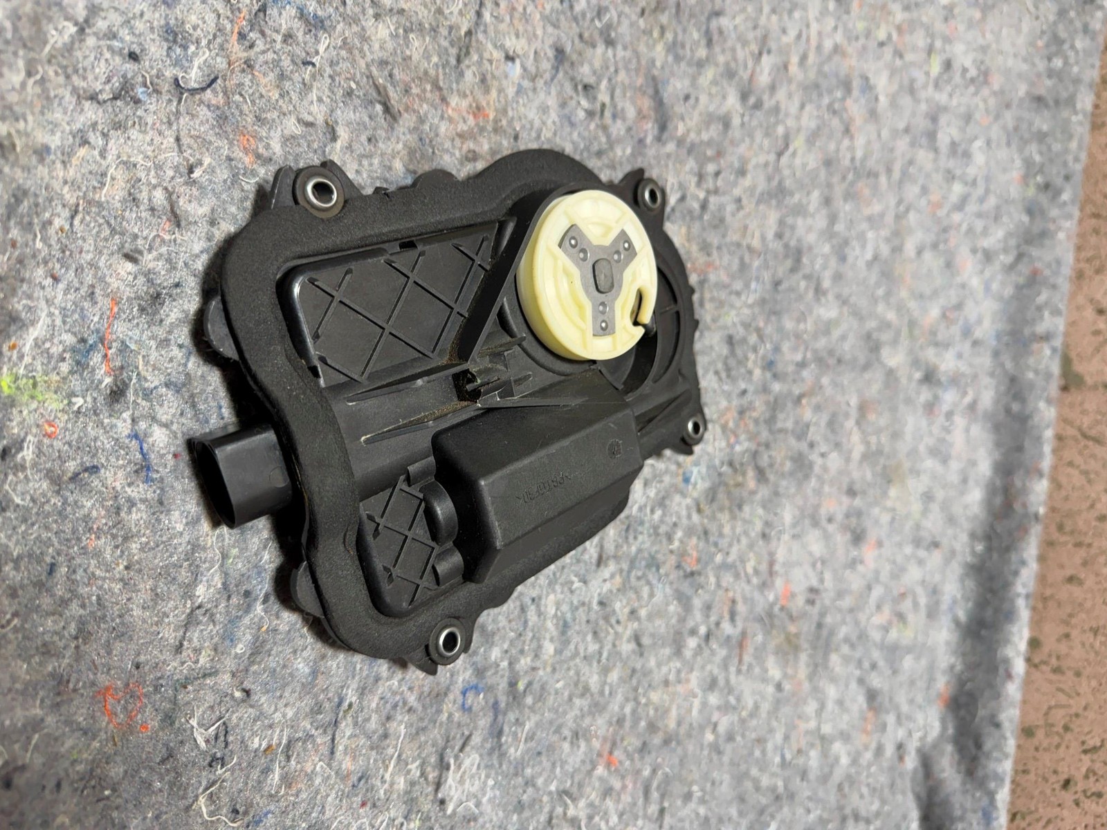 06-10 BENTLEY FLYING SPUR LEFT LH DOOR SOFT CLOSE ACTUATOR 3D0837059B