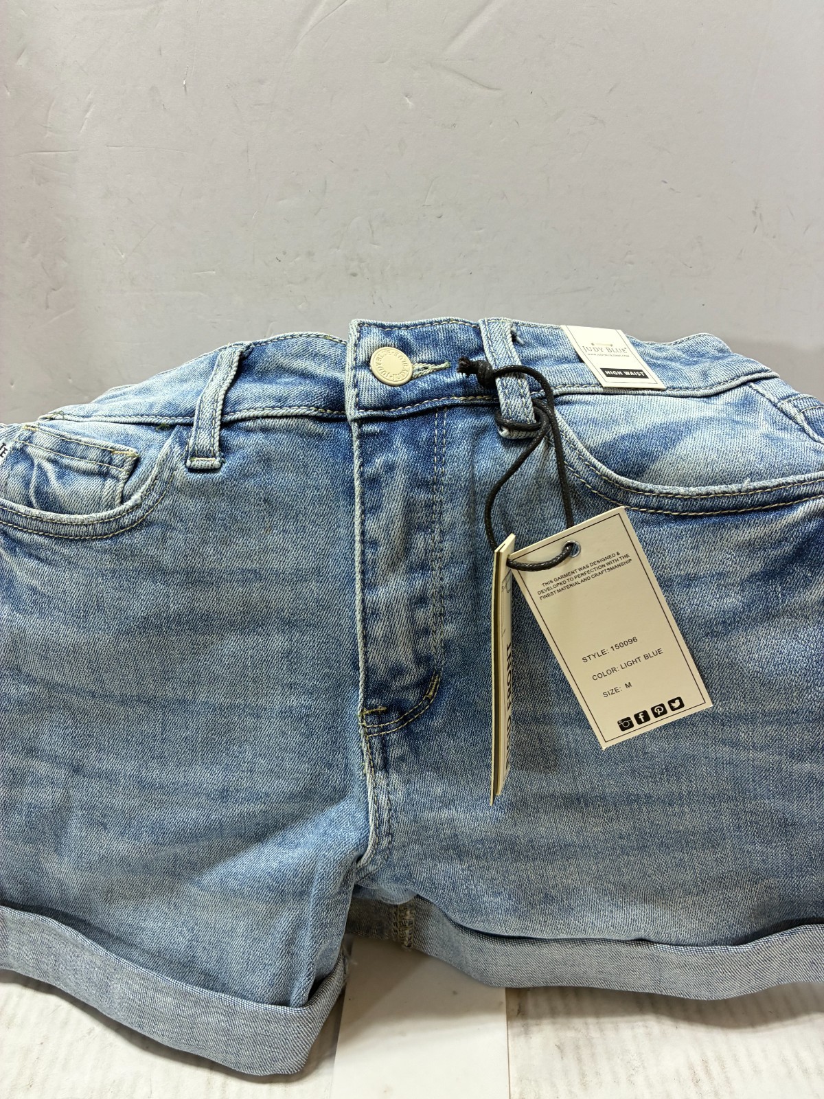 Judy Blue Cuffed Shorts Size Medium, Style 150096