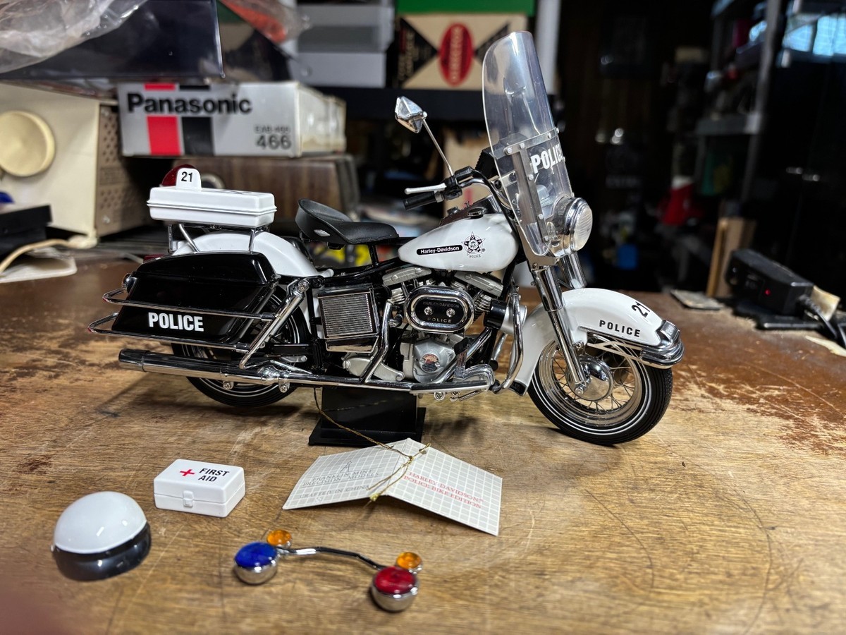 Franklin Mint 1:10 HARLEY DAVIDSON Panhead Police Motorcycle Bike
