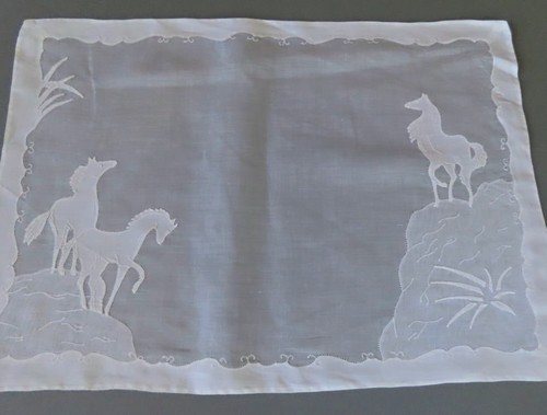 8 Vintage MADEIRA Organdy + Linen Hand Embroidered + Appliqued Placemats HORSES - Picture 3 of 10