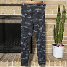 Athleta Ult mate Camo 7/8 Tights Gray Size XS