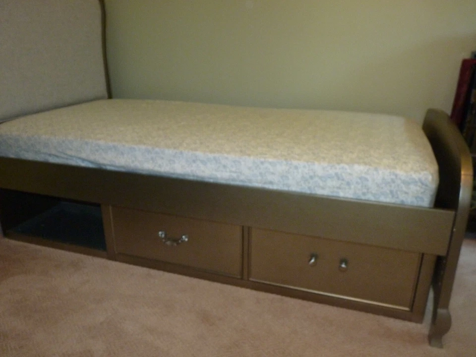 Cama doble Hillsdale con cajones y almacenamiento, plata, glamour, adolescente, niño, más... Foto 3 de 4