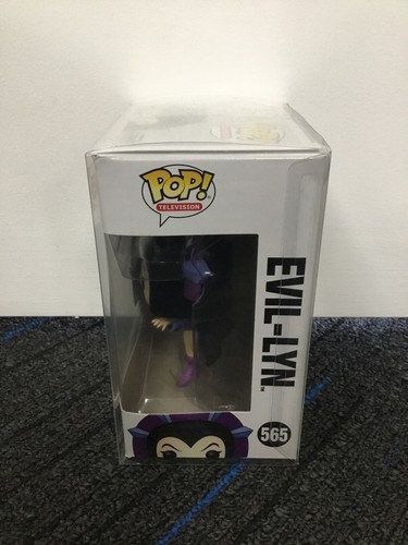 Evil-Lyn 565 ~ Masters of the Universe (MOTU) ~ Funko Pop Vinyl - Picture 3 of 5