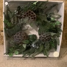 LAURA ASHLEY CHRISTMAS DOOR WREATH with LIGHTS