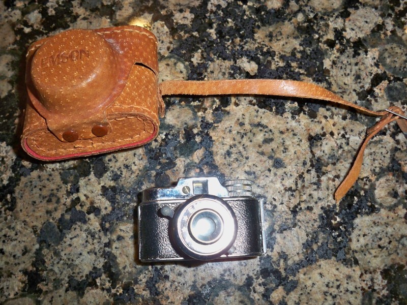 VINTAGE EMSON MINI CAMERA MADE IN JAPAN