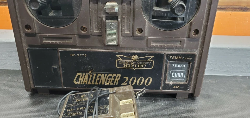 Challenger 2000 HP-2T75 遥控 CH68AM AristoCraft HiTec 带接收器 — 第 4/4 张图片