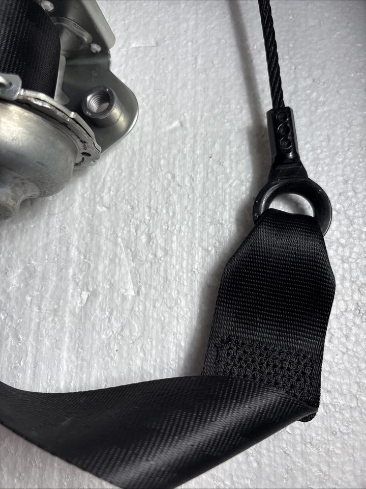 2020-2023 Jeep Renegade Front Passenger Right Seat Belt W/ TENSIONER - Image 4 of 4