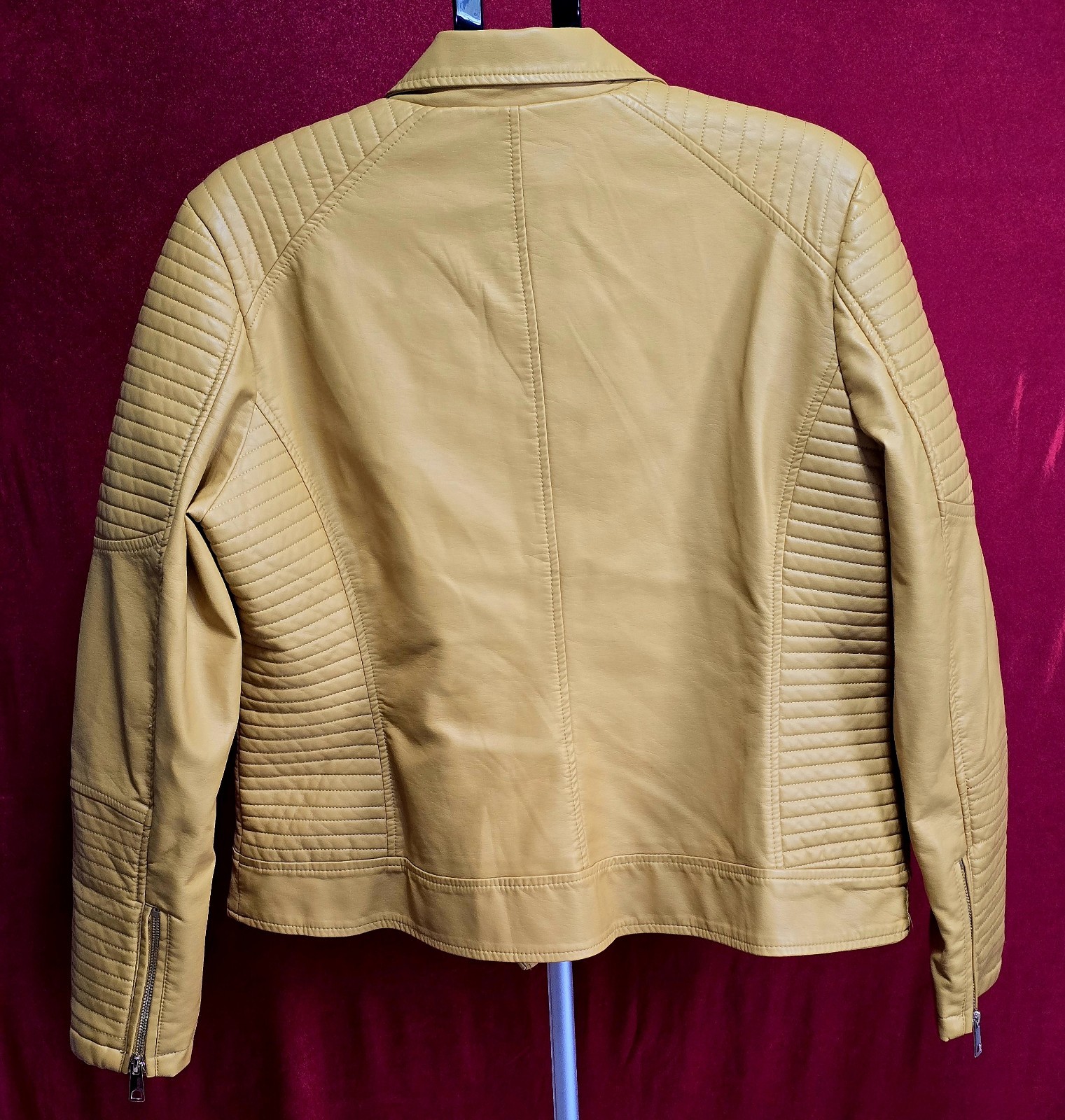 BELLIVERA 100% Polyurethane Shell Jacket - image 3