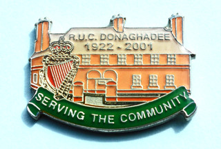 RUC Royal Ulster Constabulary DONAGHADEE 1922 2001 SERVING THE COMMUNITY Abzeichen