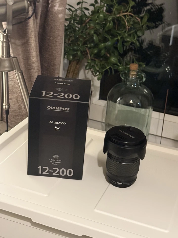 Olympus M.Zuiko Digital ED 12‑200mm F/3.5‑6.3 Lens - Black - Image 2 of 4