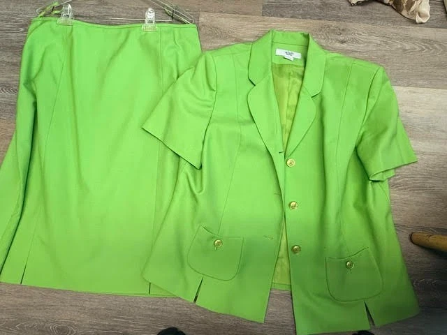 Traje Falda Le Suit Essentials 2 Piezas Mujer 18 Verde Rayón Sencillo Pecho Carrera Foto 2 de 4
