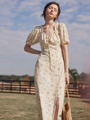 Mandy Printed Floral Apricot Midi Dress Size Medium