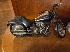 1/18 SCALE HARLEY DAVIDSON DIECAST MOTORCYCLE. COOL