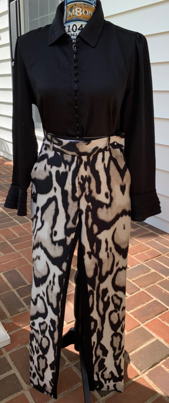 Diane Von Furstenberg Black Animal Print Mary Pant /Size 2 / UNIQUE !!!