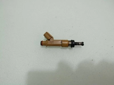 Toyota Auris 150 2012 Essence / électricité Injecteur de carburant 232500T030 - Photo 1/3