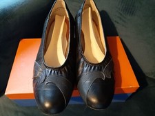 Vintage 1960s Elmdale Black Size 8 Shoes