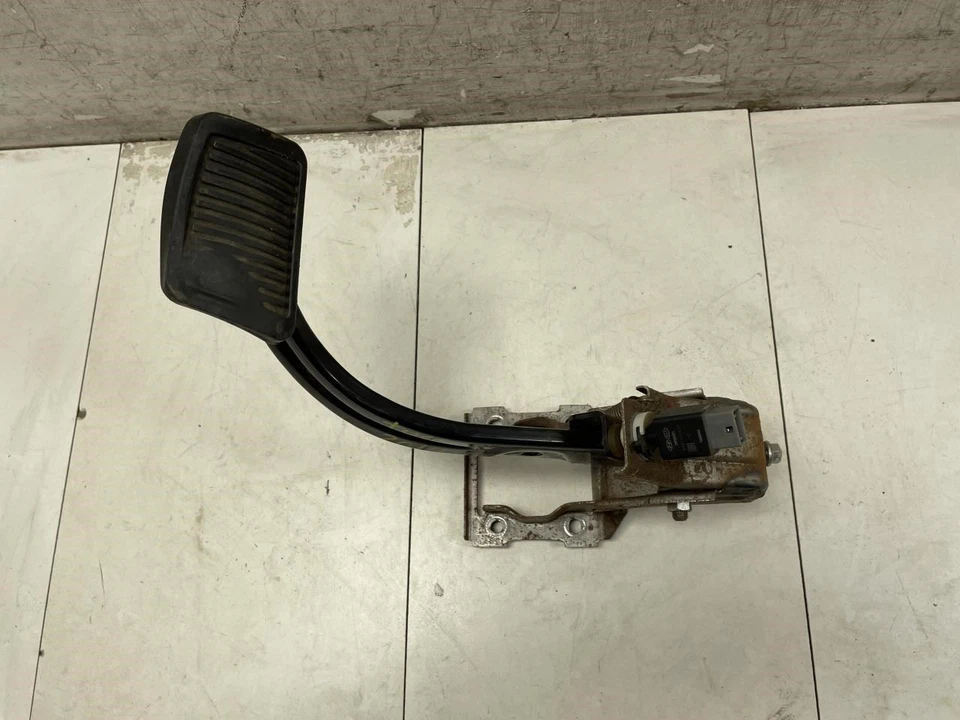 Hyundai Tucson GLS 2014 conjunto de pedal de freno OEM+ Foto 3 de 4