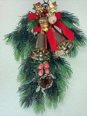 Gold Christmas Hanger Bells Vintage Style NO