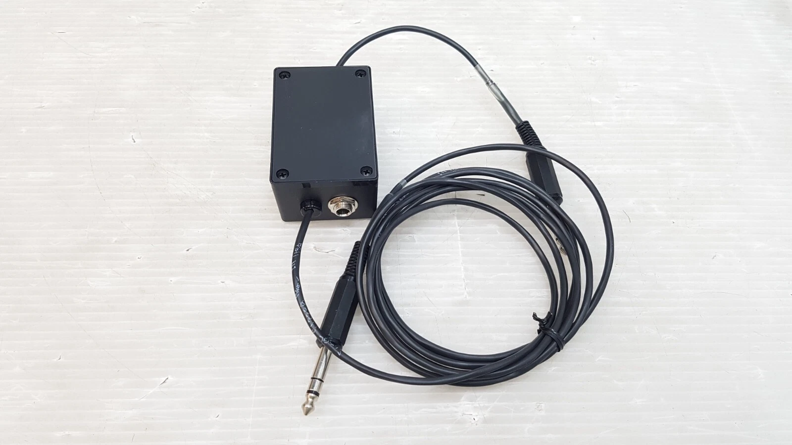 Underside of the FSA1000 adapter box with input socket