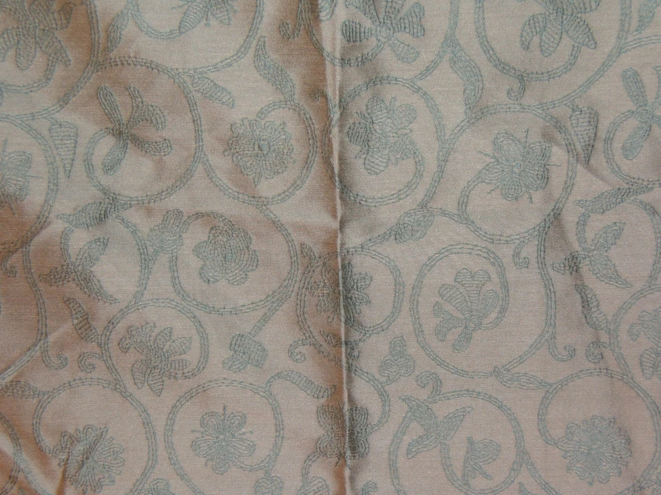 Highland Court“刺绣花卉”100%真丝织物残余物,各种颜色 — 第 2/2 张图片