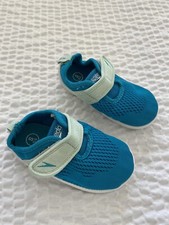 SPEEDO TODDLER GIRL OR BOYS WATER SHOES, BLUE SIZE SMALL 5-6