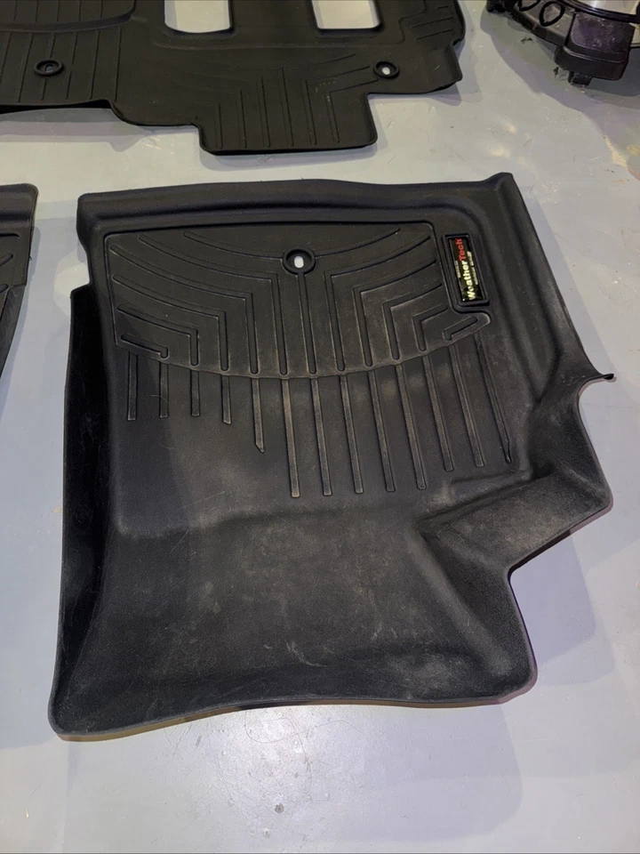 Conjunto completo de tapetes e bandeja de carga 2014-2016 GMC Acadia WeatherTec todas as estações - Imagem 4 de 4