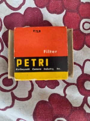 VINTAGE PETRI CAMERA ADAPTER RING Original Box JAPAN F/2,8 (A-98)