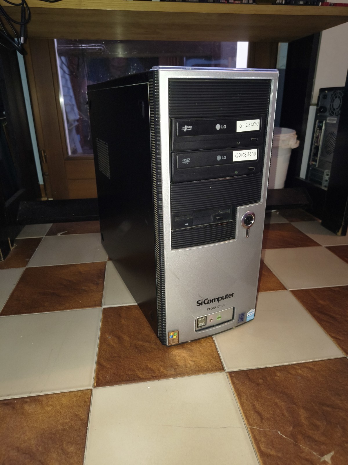 SiComputer Productiva Retrogaming PC Desktop nero/argento